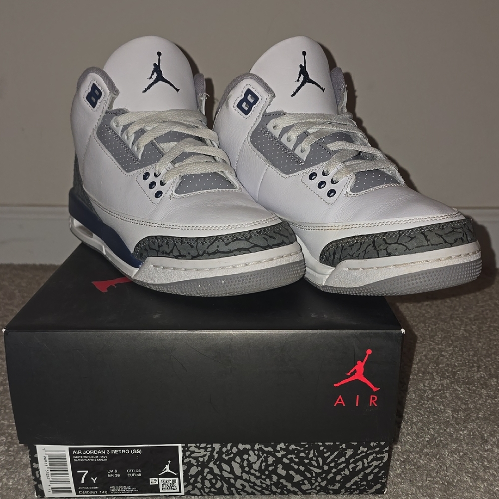 🟦 Air Jordan 3 Retro – White/Midnight Navy – Size 7Y – LIKE NEW